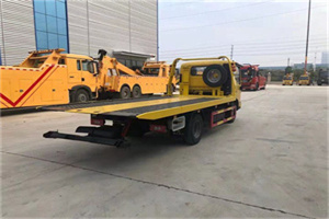 梁平非事故拖车